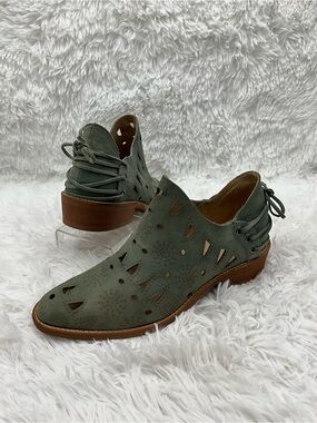 Musse & Cloud Booties Size 8 Olive Green Leather Cutout Lace-Up Accent on Heel